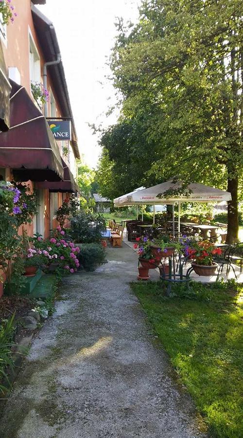 Hotel Mance Brod na Kupi Exterior foto